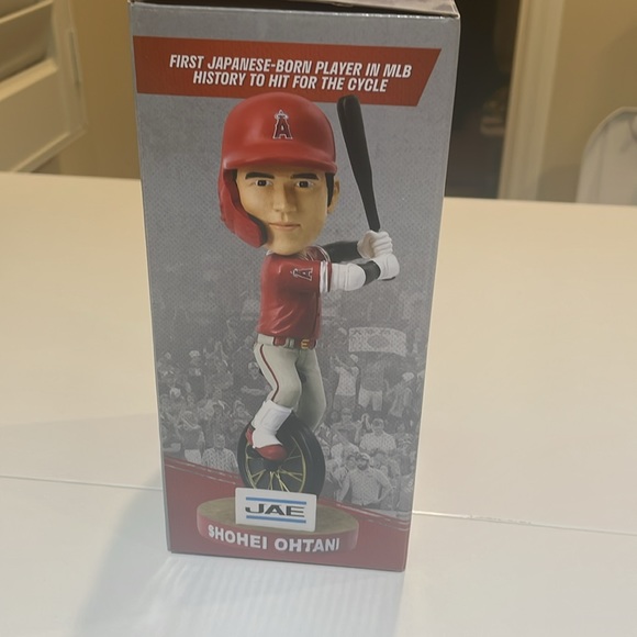 MLB . Angels - Baseball - Ohtani Bobblehead - Hit for the cycle - 6/13/19 - Picture 6 of 8